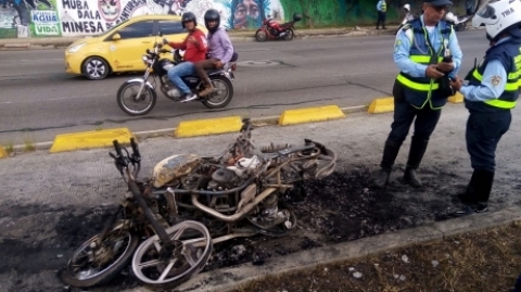 Invasión del carril, una constante que afecta la operación del SITM 